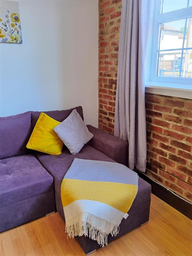 Flat 3 Lovely Spacious Apartment Available For Guests Parking Wifi Southampton Exterior photo