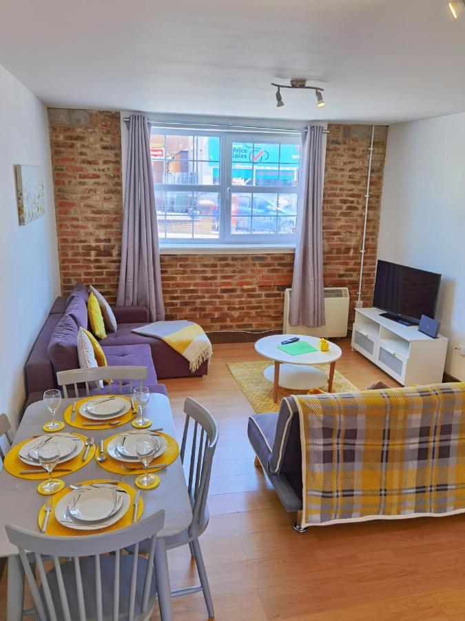 Flat 3 Lovely Spacious Apartment Available For Guests Parking Wifi Southampton Exterior photo