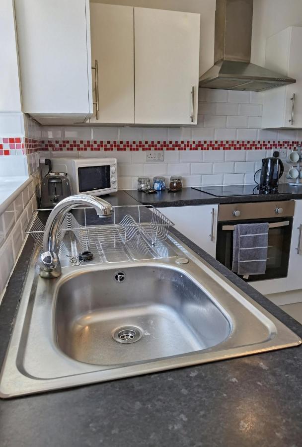 Flat 3 Lovely Spacious Apartment Available For Guests Parking Wifi Southampton Exterior photo