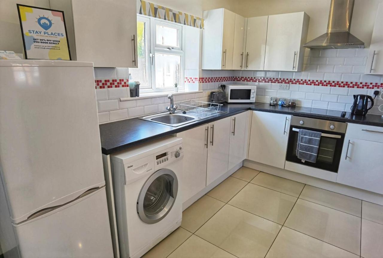 Flat 3 Lovely Spacious Apartment Available For Guests Parking Wifi Southampton Exterior photo